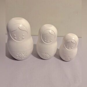 2009 Fred Set Of 6 White Measuring Cups Russian Nesting Dolls EUC